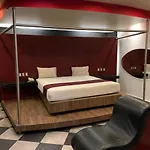 Dluxe Auto Hotel Adults Only